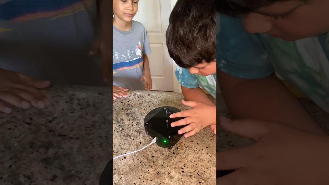 Tesla Lightning Kit - super cool DIY STEM for kids! 