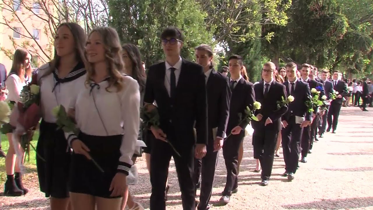 Három végzős osztály búcsúzott a Bródy Imre Gimnáziumtól - Ajka TV 2023.05.12.