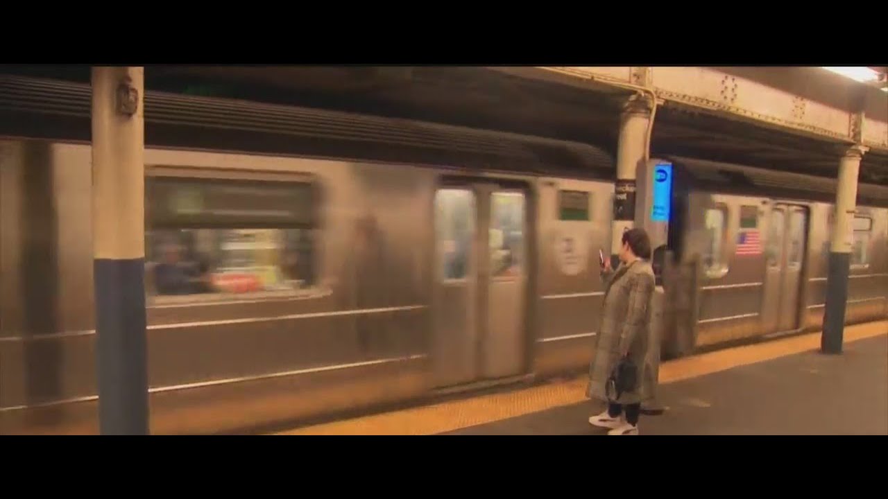 30-year-old man dead after fight on Manhattan