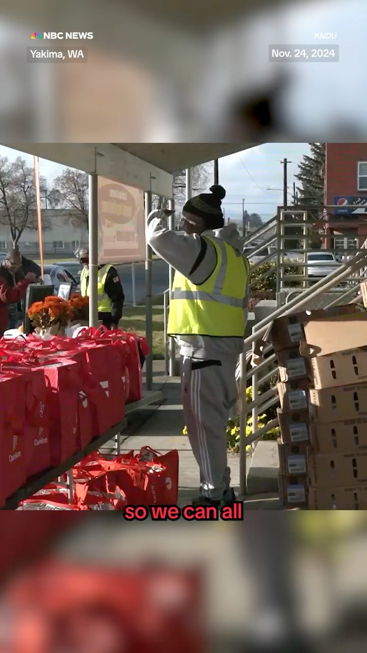 Doordash delivers thanksgiving meal kits to families in need
