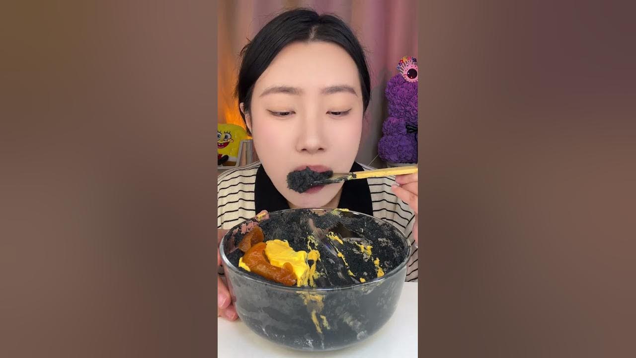 Две девочки едят торт. You can't have your cake and eat it too. 17. Have her cake and eat it. Have your cake and eat it.