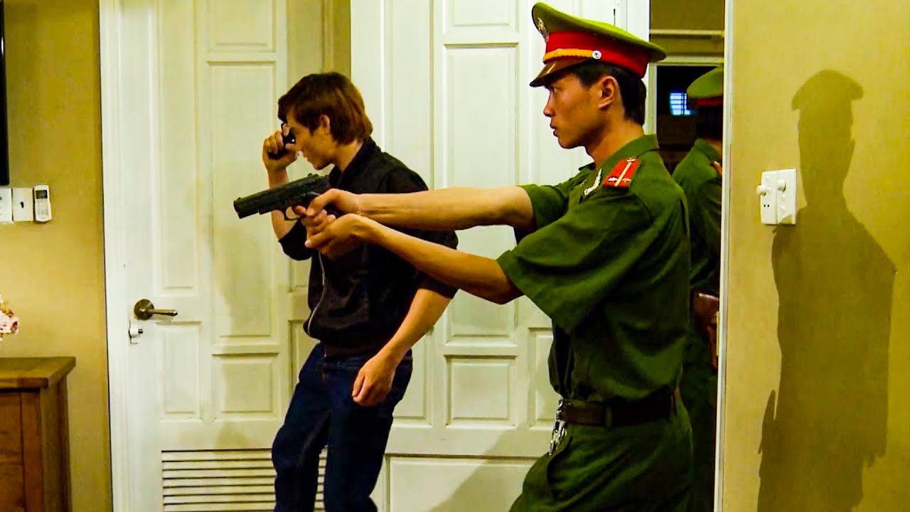 Cảnh Sát Đột Kích Truy Bắt Khẩn Cấp Nhân Tình Của Bà Trùm Giải Trí Nhạy Cảm | Phim Hình Sự 2024