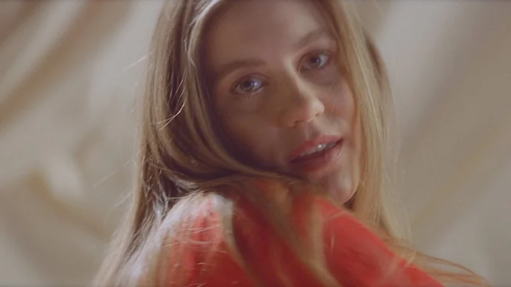 Laura Dreyfuss - Sidelines (Official Music Video)
