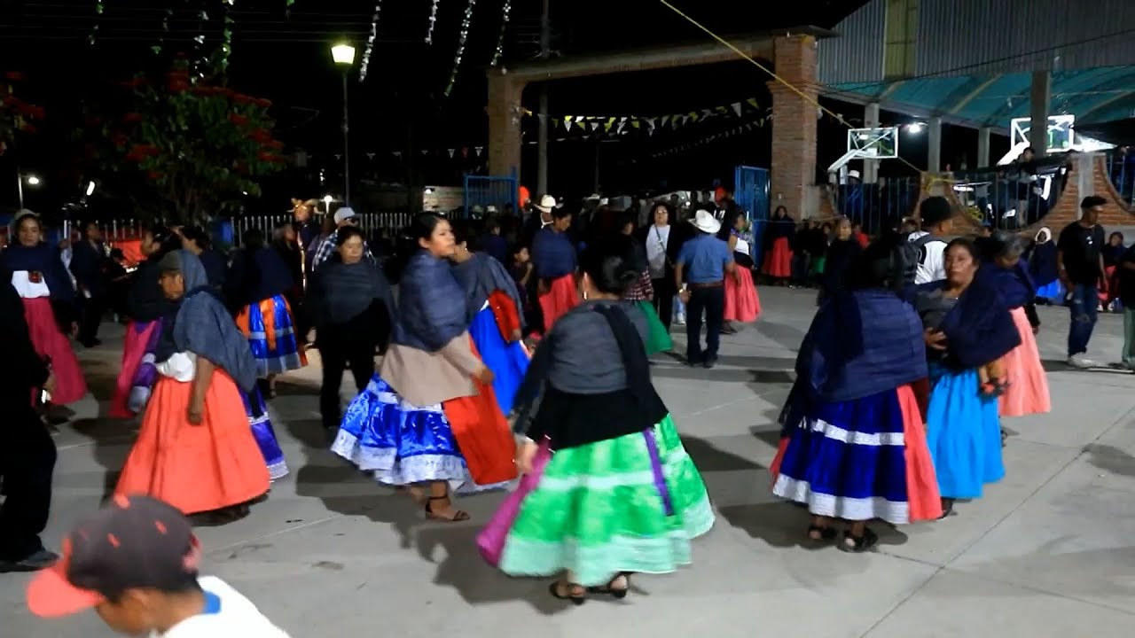 ASI BAILA LA GENTE DE SANTA CATARINA NOLTEPEC CON LA BANDA TIERRA DEL SOL DE SAN MATIN DURAZN