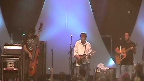 2010 Northwest String Summit (Sun) Yonder Mountain String Band II - 6. Illinois Rain