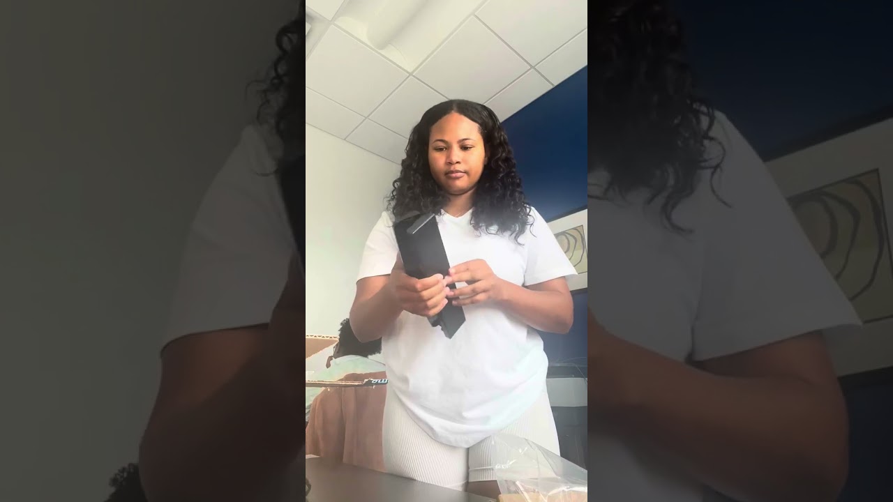 Amazon Basics 3 Hole Punch, 10 Sheet Capacity, Black 2