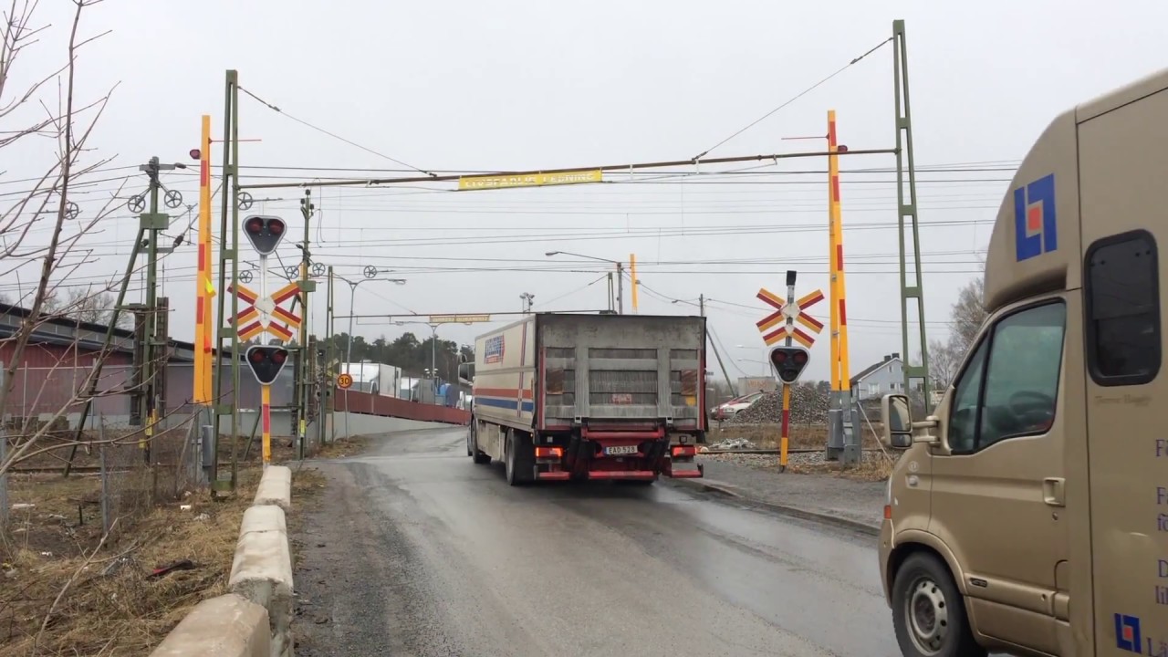 Järnvägsövergång Solvalla (2017) / Swedish railroad crossing