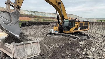 Caterpillar 385C Excavator Loading Mercedes & MAN Trucks - Sotiriadis/Labrianidis Mining Works - 4K