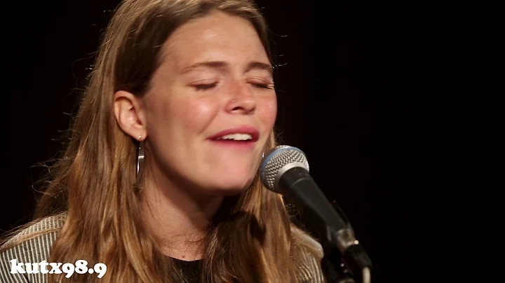 Maggie Rogers "Give A Little" Live in KUTX Studio 1A