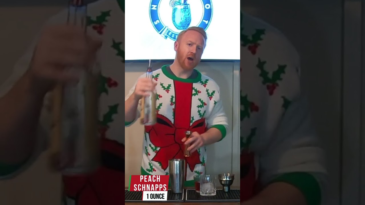 How to Make the Cranberry Kringle Cocktail | Christmas Cocktails