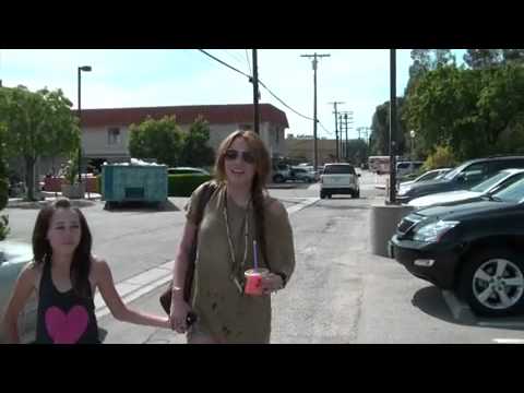 Miley Cyrus And Little Sister Noah Cyrus Get Caffinated (05/04/2011)