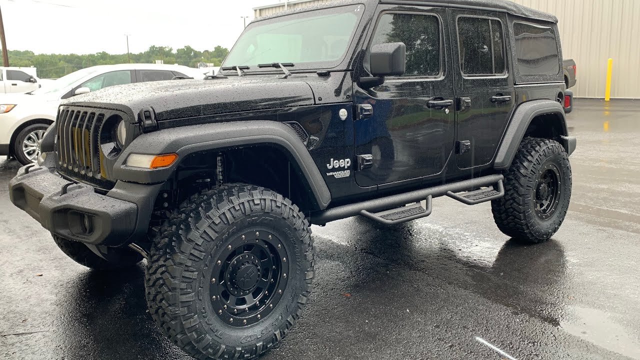 Jeep Wrangler 2” Mopar Lift Apex Edition Akins 2020 on 35s - YouTube