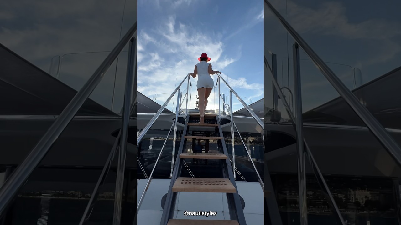Craziest HELM EVER 🤯⬆️ #superyacht #boats