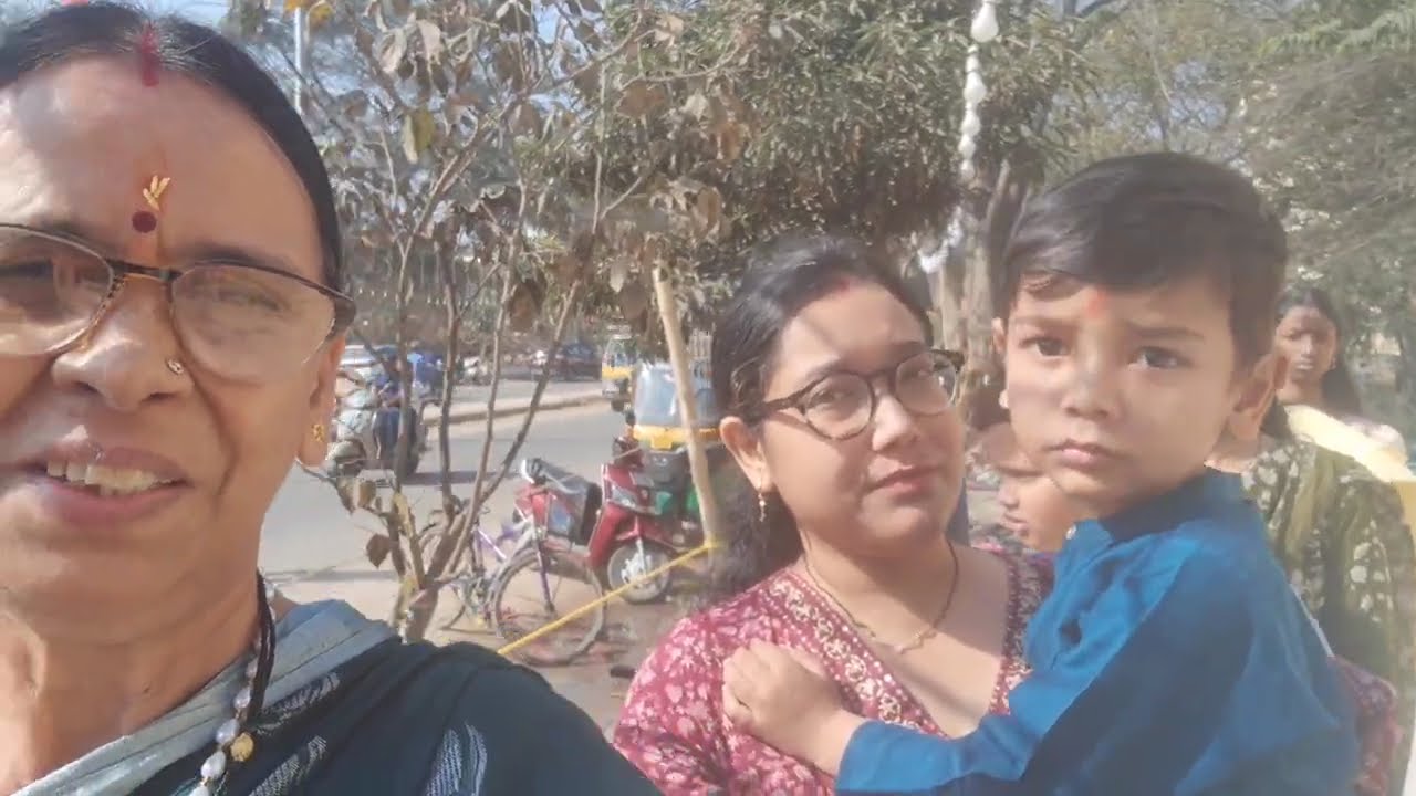 “महाशिवरात्रि स्पेशल | परिवार के साथ मंदिर दर्शन और पूजा”