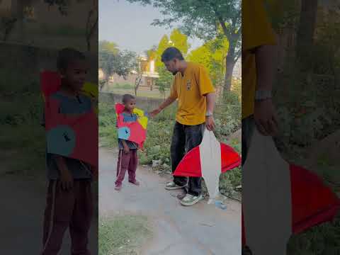 Bache ka patang fadkr uske galle me fassa diya 😞🪁#kiteflying #kites #patangbazi #patang #viral