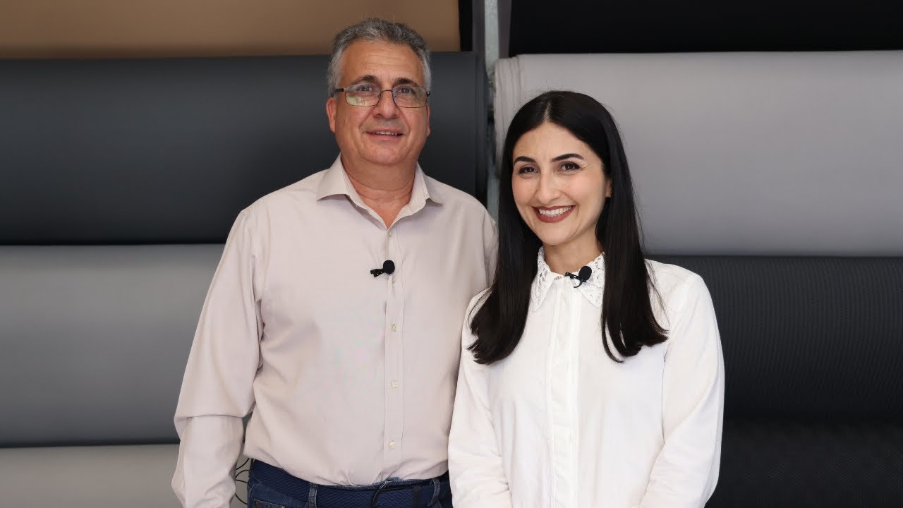 Project Happiness: Ιστορία σαλονιού και ταπετσαρίας από τον Αντώνη & την Αριέττα Κώστογλου