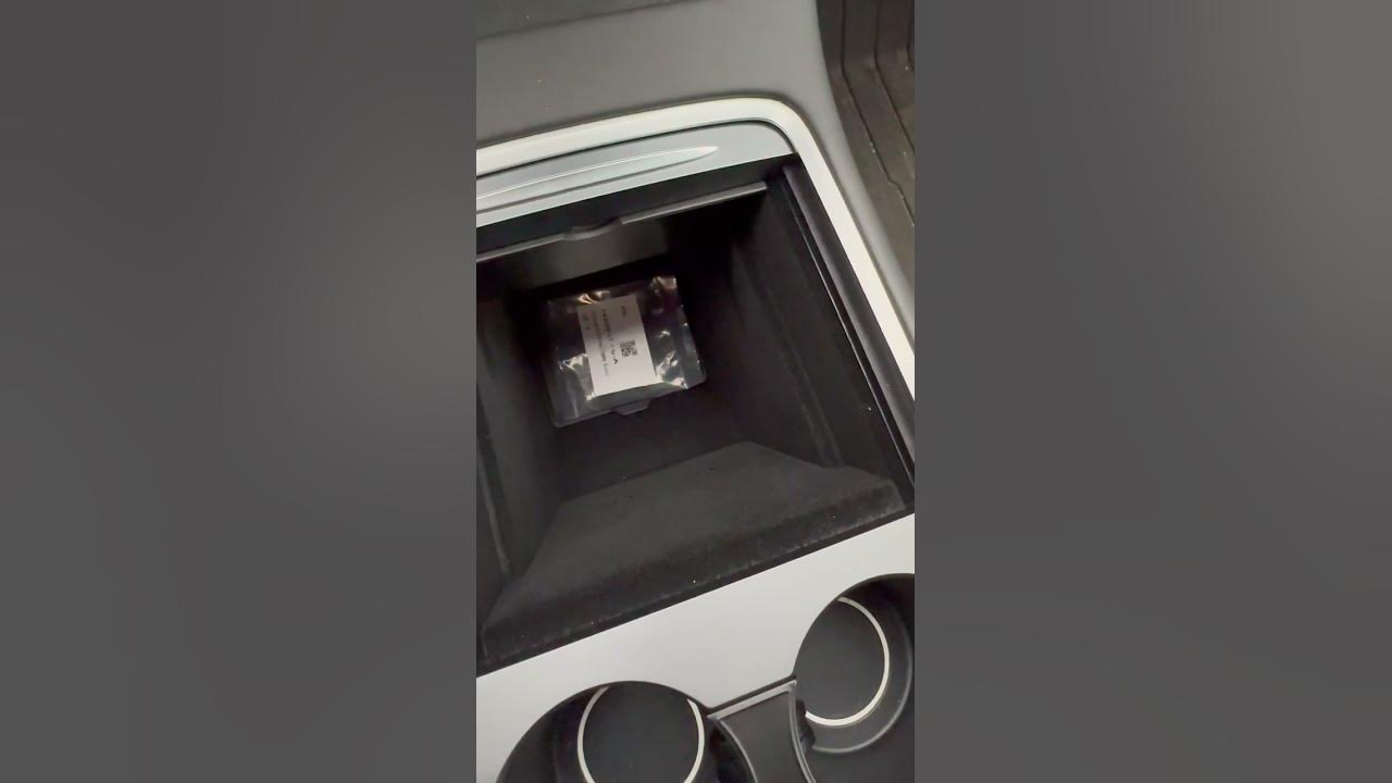 Wo sind die USB Anschlüsse in einem Tesla Model Y elektroauto tesla 