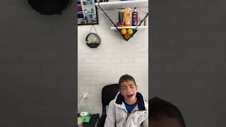 Garip yine yanık sesi ile bir şarkı söylüyor (yeni)