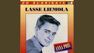 Video thumbnail of "Lasse Liemola - Me nuoret"