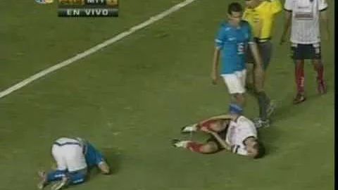 Gerardo Torrado Balonazo hacia Marco Antonio Rodri...