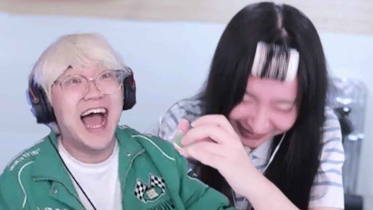 여사친 화장해주기