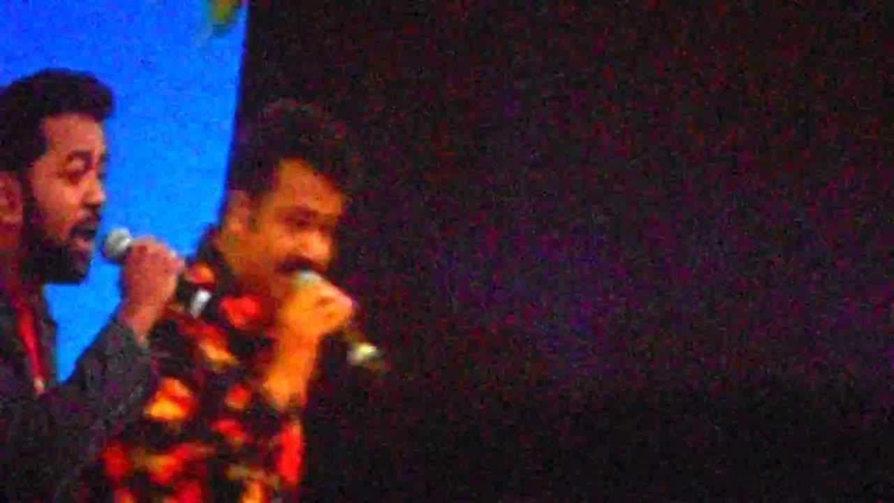 Mohanlal Singing with Indrajith  Mazhavilazhalil Amma in Sharjah UAE