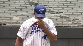 20140710-1 爆米花 崇越vs威達 三下 驚險度過 投手李韋斯化解兩人出局滿壘的危機