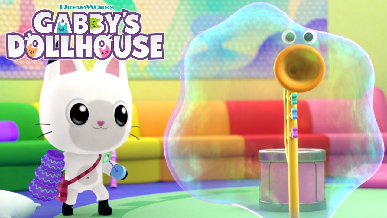 Diana and Roma Find Kitty Inside Special Gabby's Dollhouse Package!