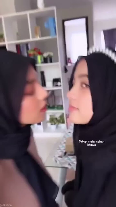 Jilbab ciuman lesbi viral