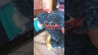 huggy looking at my edits on my chrombook #foryou #tf2 #invincible #plush