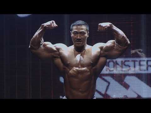 Korean IFBB Pro Bodybuilder Seungchul Lee Posing at the 2019 Monsterzym