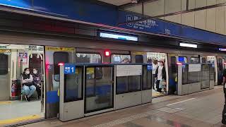 臺北捷運 板南線 C341型 201/202 IGBT-VVVF變頻器電聯車 往南港展覽館 龍山寺站 進站 離站 | Feat.@TRTCfan_0526