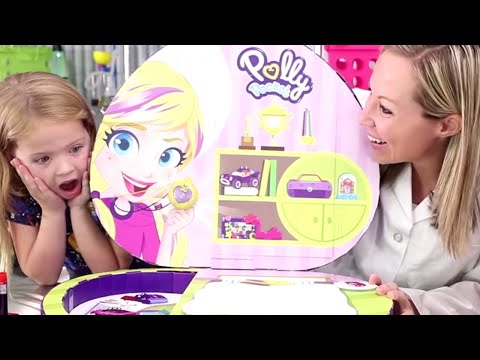 Alyssa happy sangat when I received this Polly Pocket from Mattel! Alyssa memang been playing with t. 