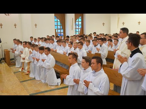 JAK TO JEST BYĆ CEREMONIARZEM W LITURGICZNEJ SŁUŻBIE OŁTARZA?