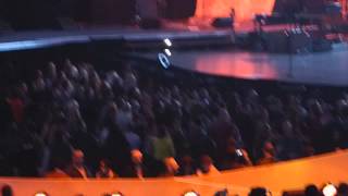 ROLLING STONES - AUDIENCE - SLOWLY SEATS FILL - 2012 BARCLAYS *HD