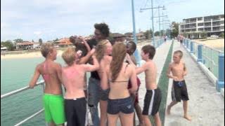 Orlando Jordan runs into Craven at the jetty