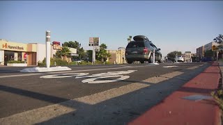 New bike lanes in San Diego's Convoy neighborhood cause parking chaos during dinner rush