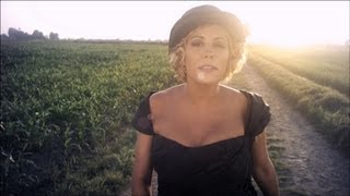 Miniatura de vídeo de "Malika Ayane - Il Tempo Non Inganna (videoclip ufficiale)"