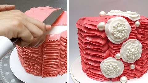 Buttercream Ruffle Cake - Piping Tecnique Idea by CakesStepbyStep
