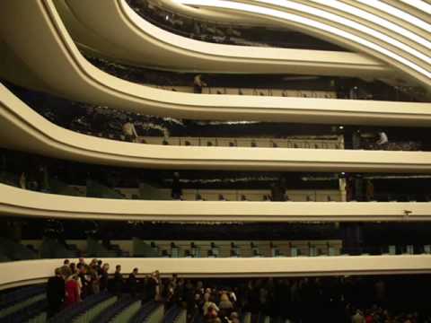 Video: Ang Opera House Na Dinisenyo Ni Santiago Calatrava Ay Bubukas Sa Valencia