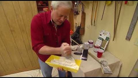 How to Fill in Grooves in Paneling Before Painting