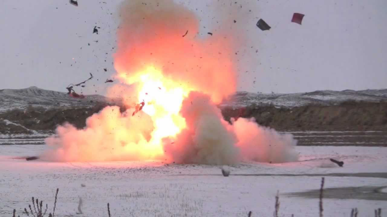 Blowing Up A Car With 50lbs. of Tannerite - YouTube