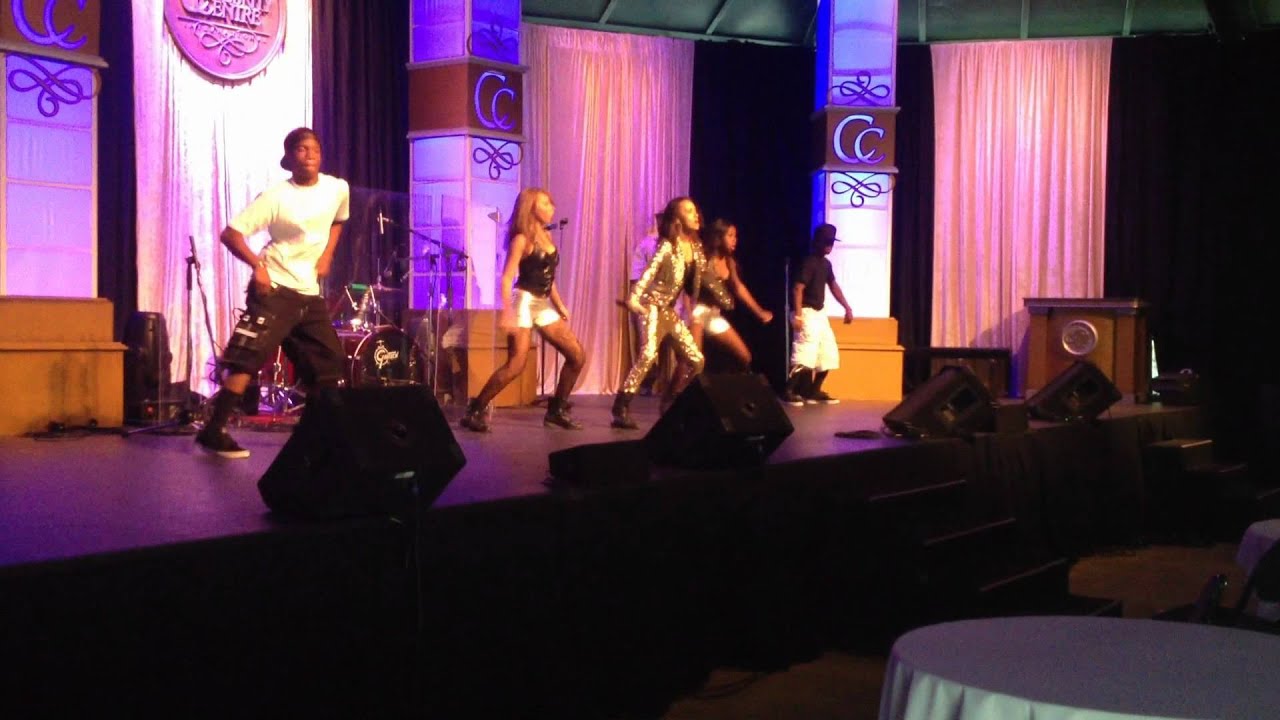 Hope Spin Performing at Celebrity Theater
