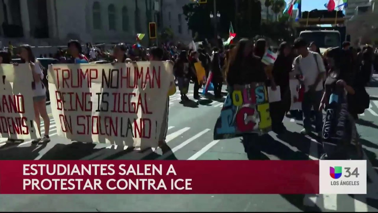 En Vivo: Estudiantes salen a las calles para protestar contra redadas de ICE en Los Ángeles