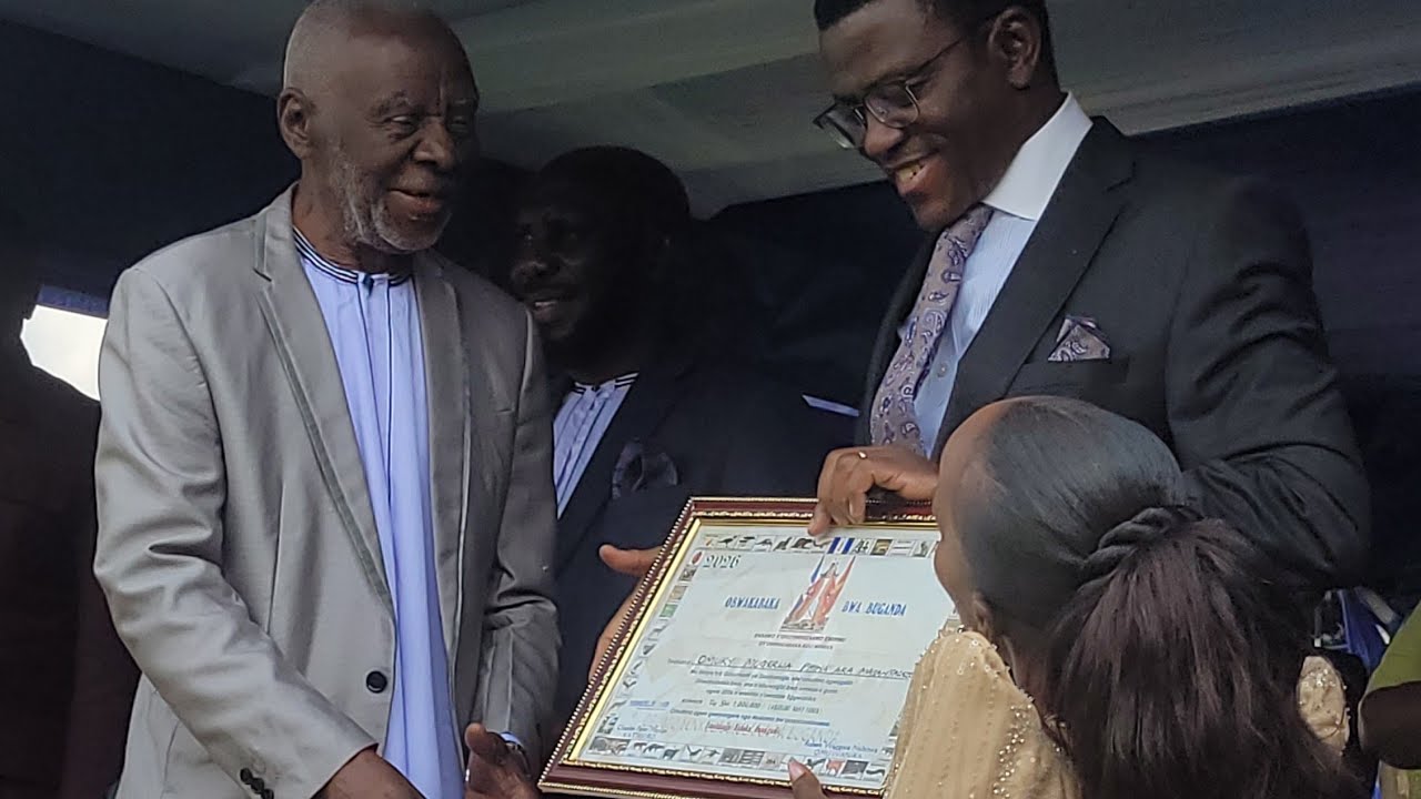 KATIKIRO WA BUGANDA TEMUVA WALA NEWEBALONDERA NAYE MUKUUME EMIREMBE NAYE MUGENDE MULONDE.