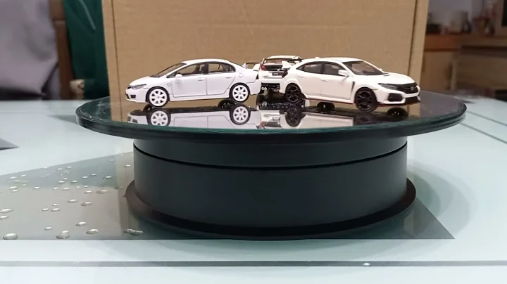 Honda Civic Type R FD2, FK2 & FK8 in Championship White paint job.