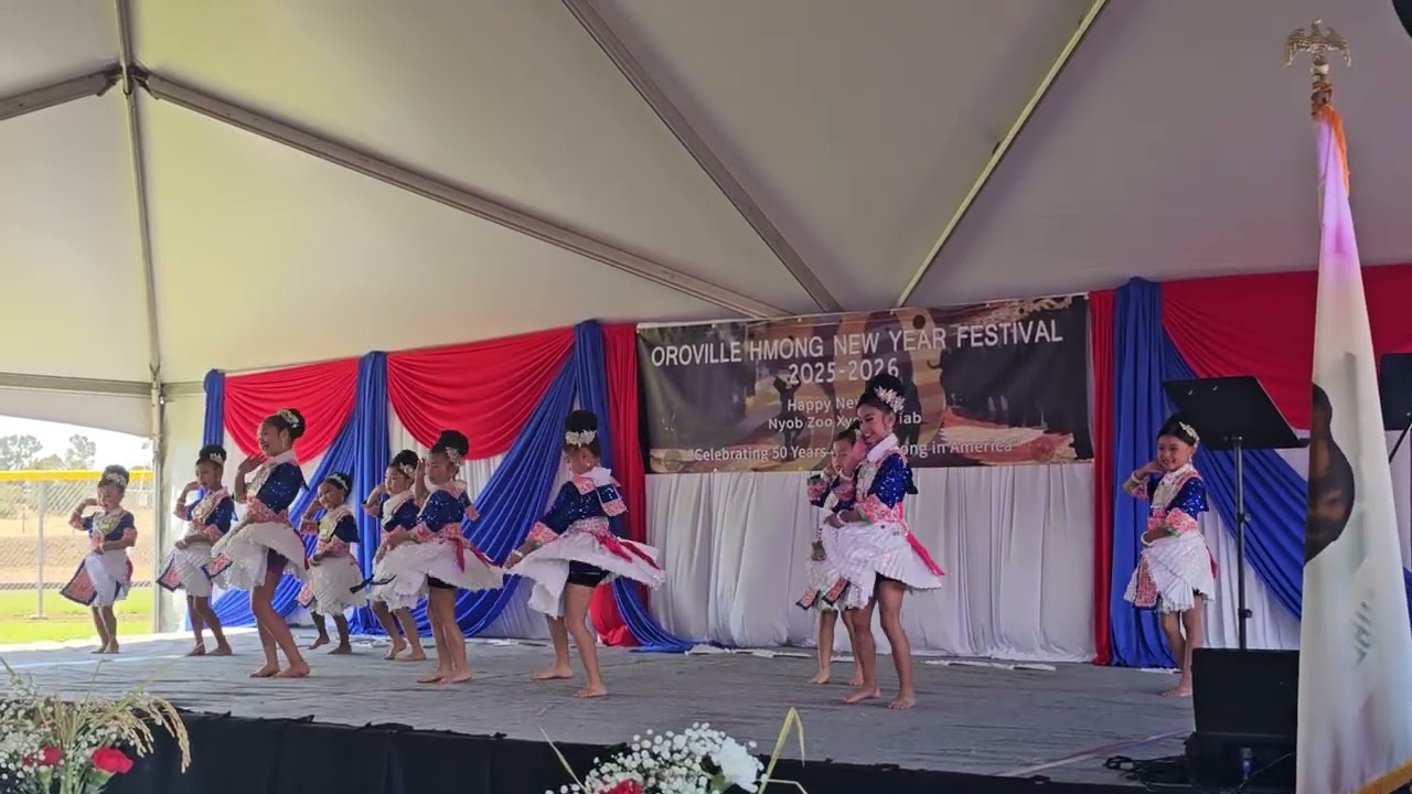 Ntxhsis Nkauj Nom - Ib Xyooj Zoo Li Ib Pliag ORovill New Year 2025-2026