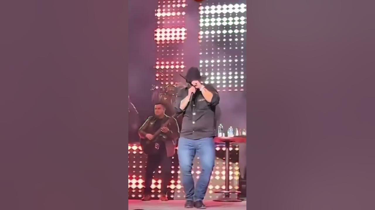 Carin León bailando “la boda del Huitlacoche”