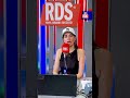 Incastra il collega e si becca la promozione