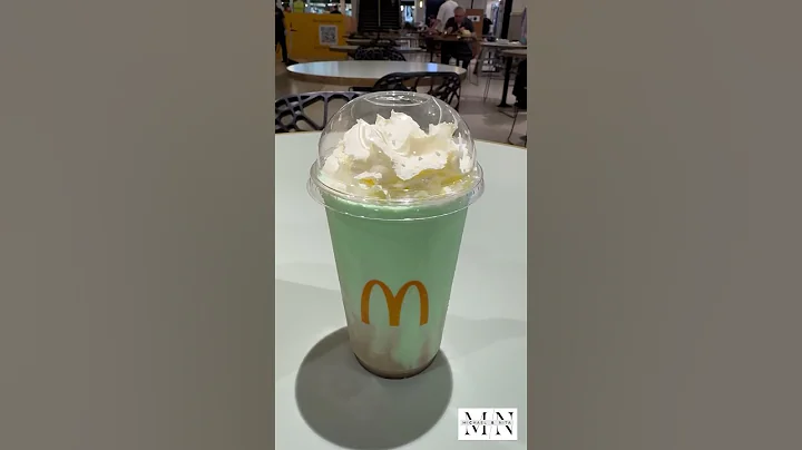 Sham Rock or Shamrock? Let’s see how it tastes like #maccas #mcdonalds